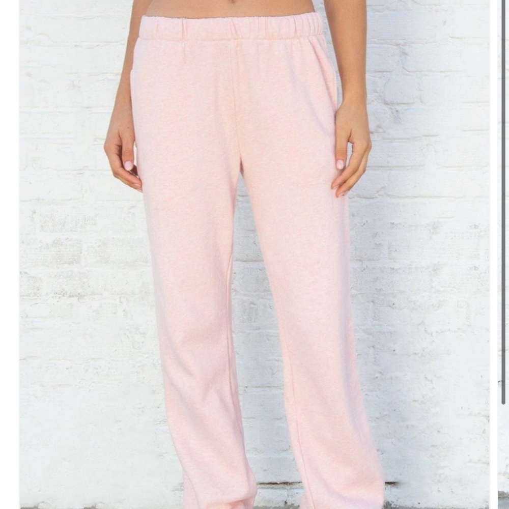 Rosa Sweatpants from Brandy Melville